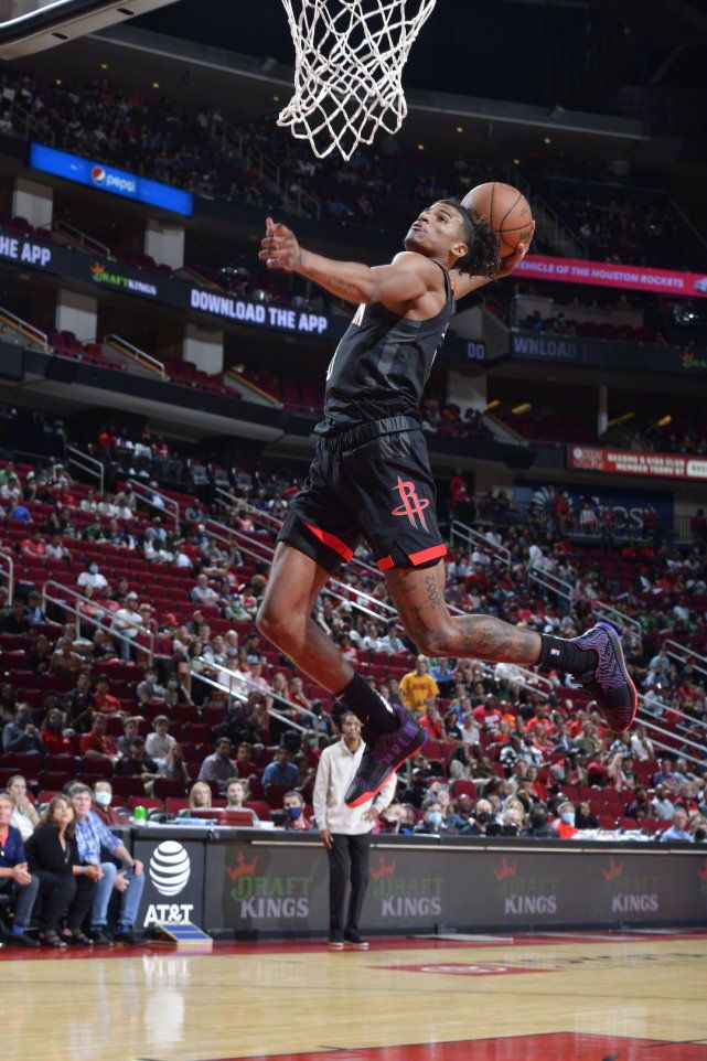 开云体育官网-芝加哥公牛训练开放日；今夜再遭质疑引欢呼；NBA总决赛在即；年轻球员得到机会的简单介绍