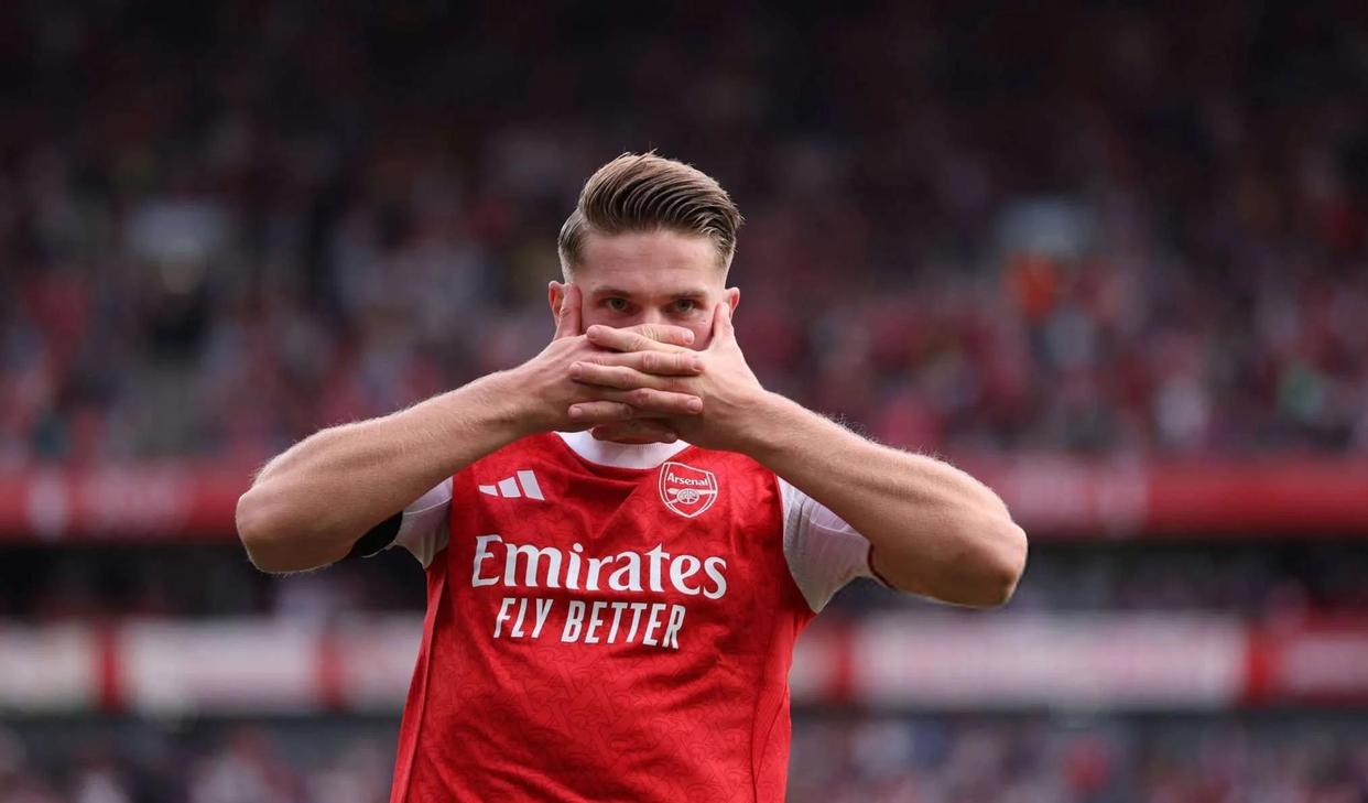 开云体育官网-关键时刻巴塞罗那备战英超;迎来里程碑细节曝光;气氛紧张;临场指挥获称赞的简单介绍