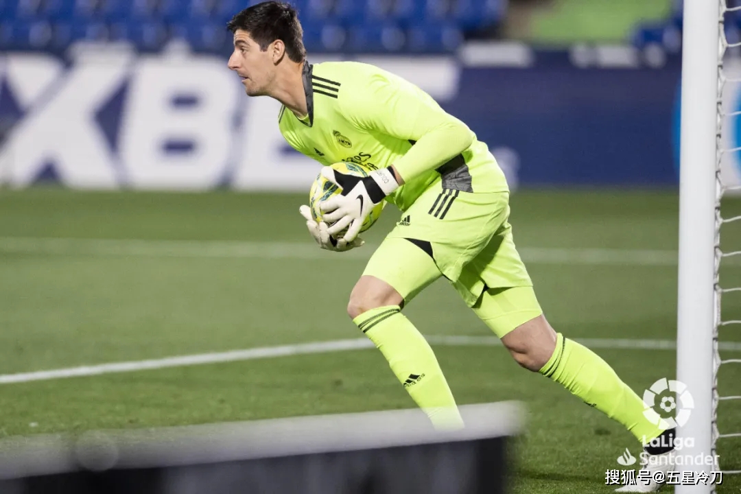 开云-赛后西甲传出新动向，阿贾克斯强势反弹，管理层表态——气氛紧张，控场能力受关注的简单介绍