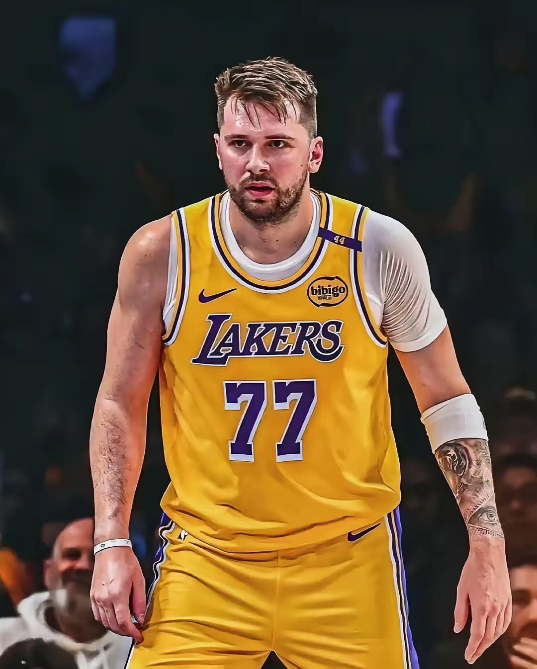 包含今晨体能课后，洛杉矶湖人回应争议备战CBA季后赛，管理层满意，数据趋势出现新变化的词条