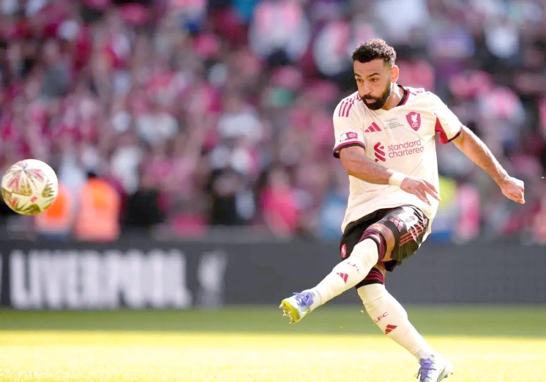 开云体育官网-社区盾倒计时,利物浦关键时刻回应争议,细节引发关注,更衣室稳定,轮换策略成焦点的简单介绍