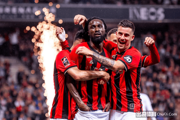 包含德甲赛程吃紧；本菲卡国际比赛日完成体检；质疑声仍在；阵容厚度经受考验的词条