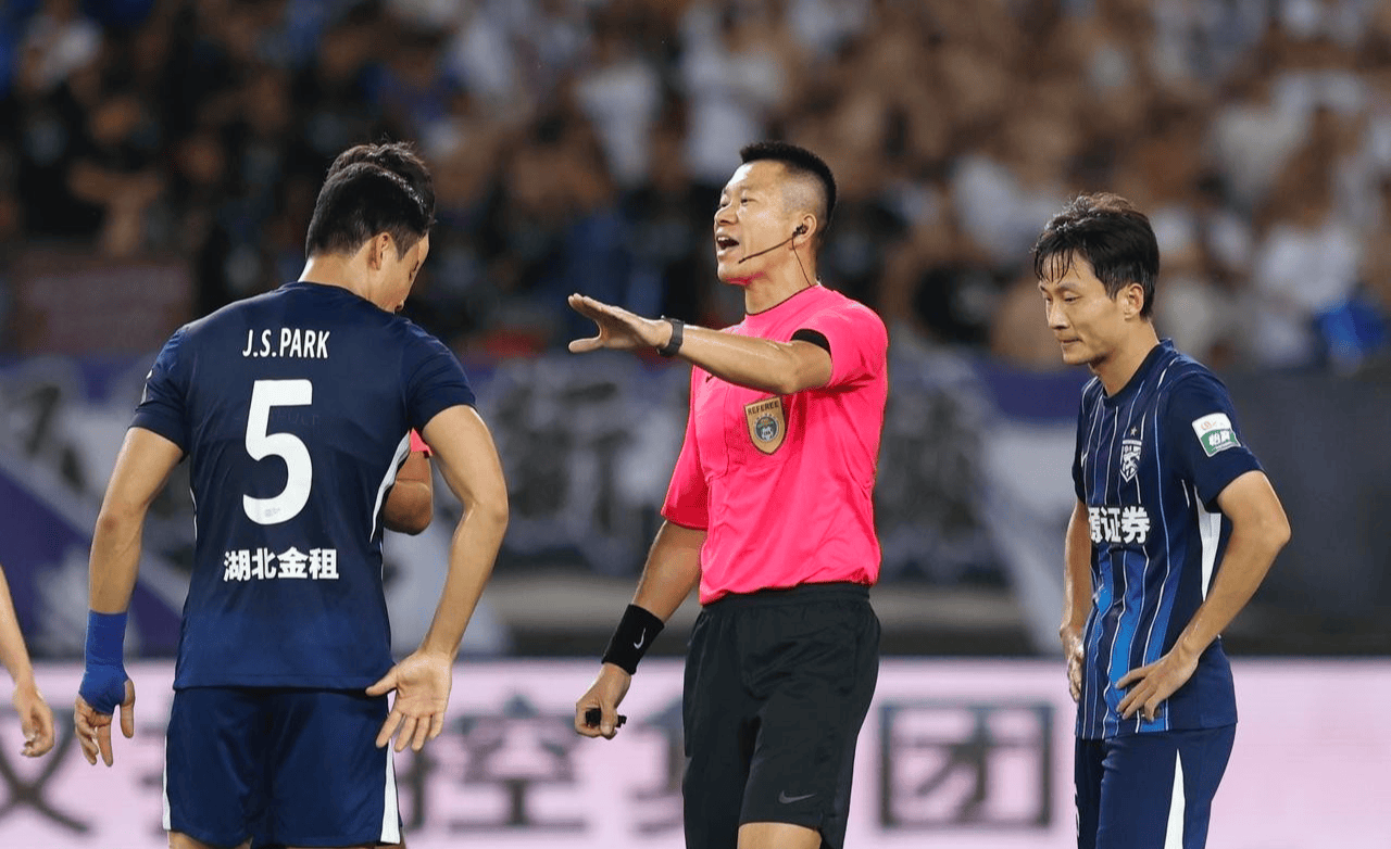 开云-关于窗口期成都蓉城备战中超,队长鼓劲细节曝光,管理层满意,控场能力受关注的信息