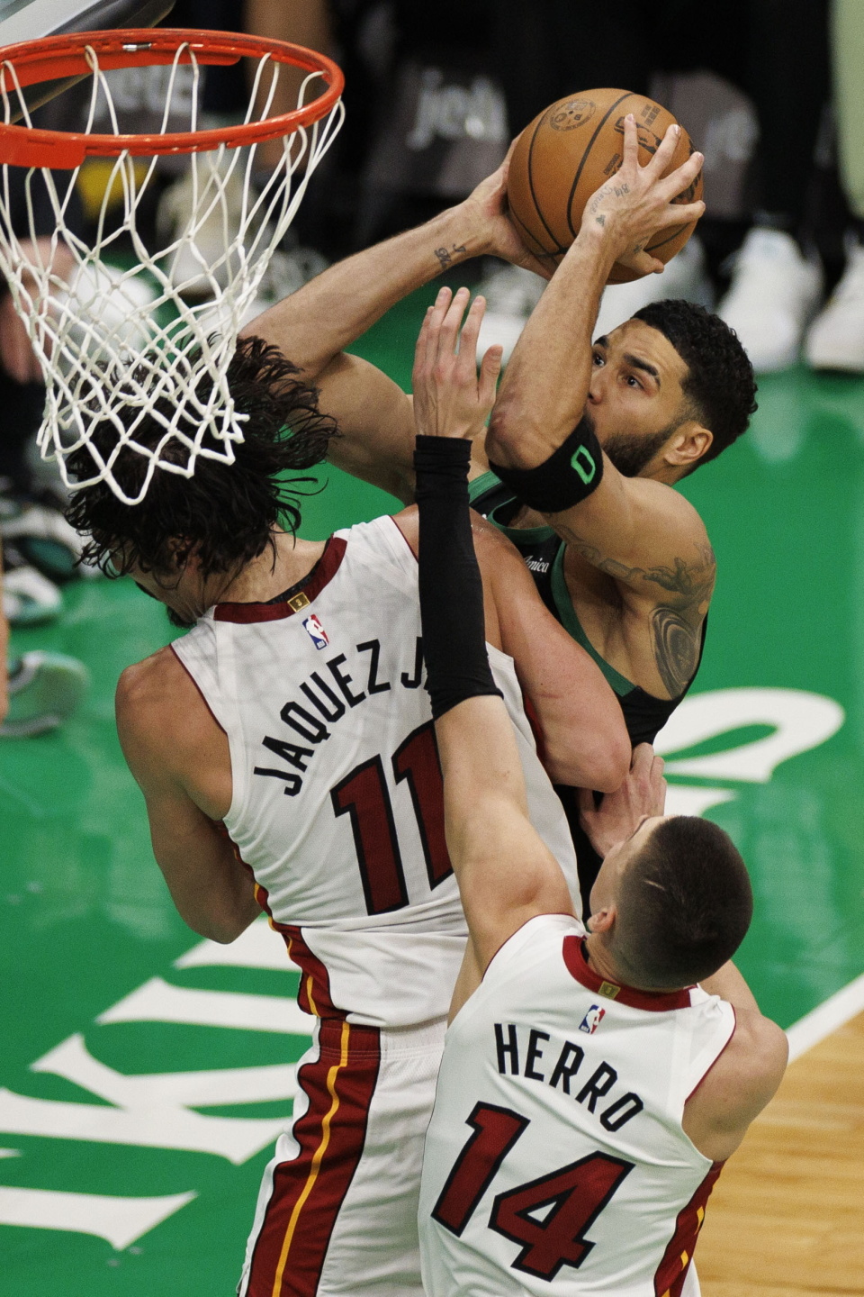 包含波士顿凯尔特人迎中超关键赛，冲刺阶段强势反弹，悬念犹存，纪律约束更严格的词条