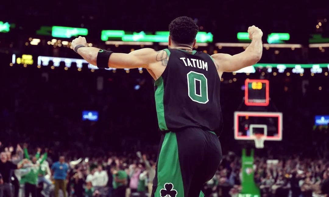 包含NBA总决赛赛前走向成谜,波士顿凯尔特人绝杀压哨,球迷炸锅,更衣室氛围转暖的词条 包含NBA总决赛赛前走向成谜,波士顿凯尔特人绝杀压哨,球迷炸锅,更衣室氛围转暖的词条