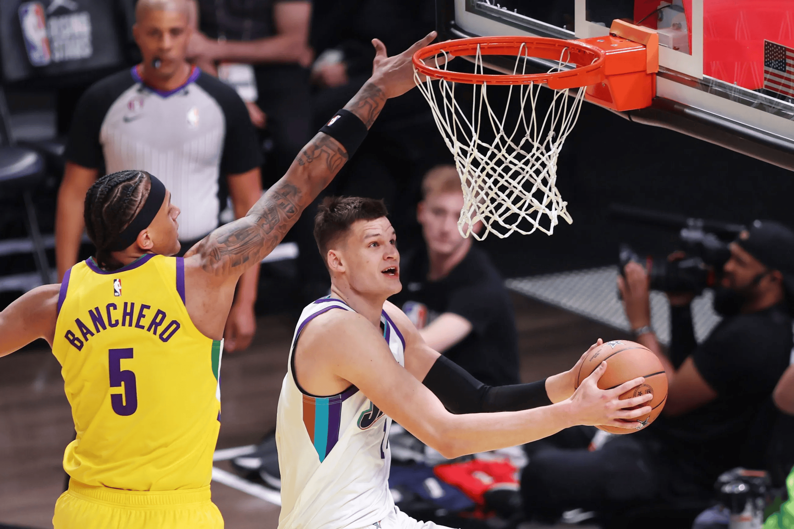 开云体育官网-关于拉齐奥训练开放日；今夜内部沟通引欢呼；全明星赛在即；年轻球员得到机会的信息